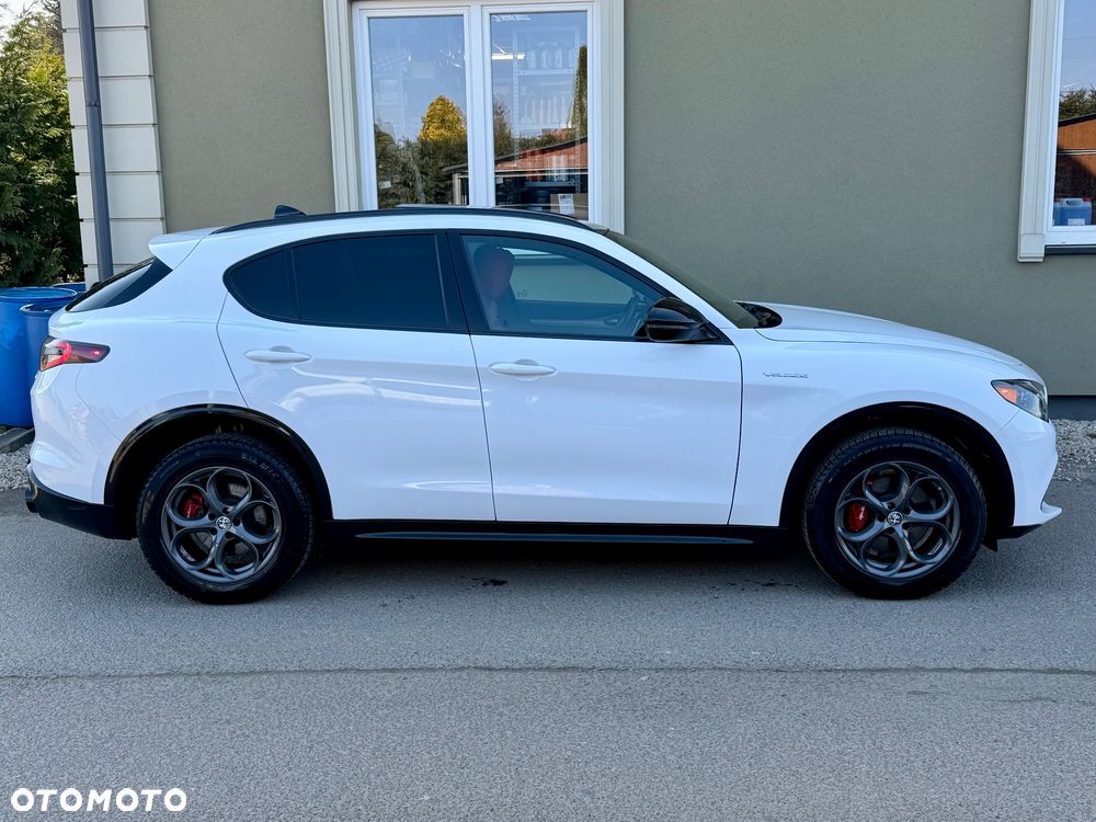 Alfa Romeo Stelvio 2.0 Turbo 16V AT8-Q4 Veloce - 11
