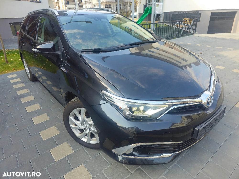 Toyota Auris 1.8 VVT-i Automatik Executive - 1