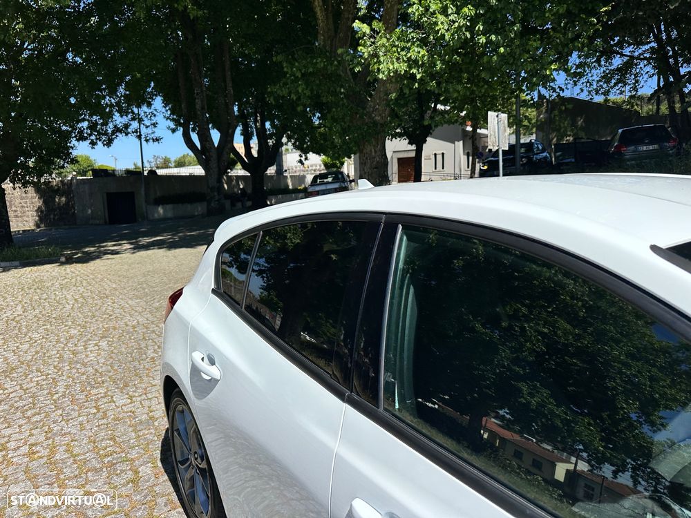 Ford Focus 1.0 EcoBoost S&S ST-LINE - 13
