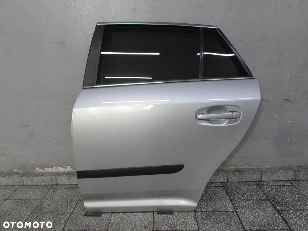 TOYOTA AVENSIS III T27 KOMBI 09-15 DRZWI TYL LEWY 1F7 - 1