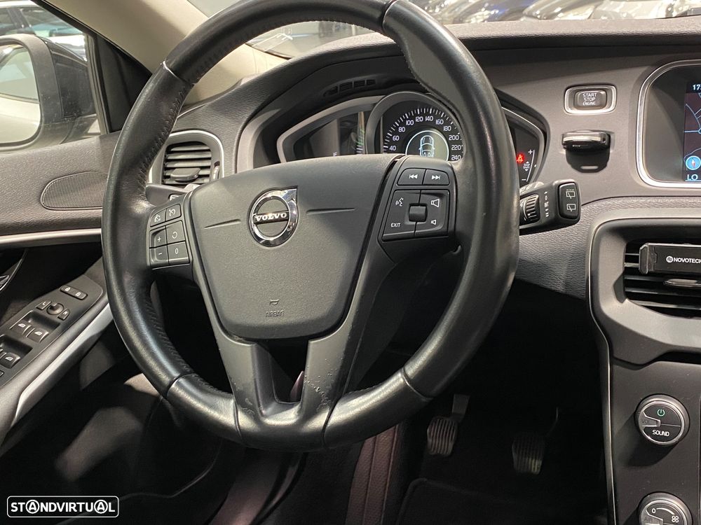 Volvo V40 Cross Country 2.0 D2 Momentum - 18
