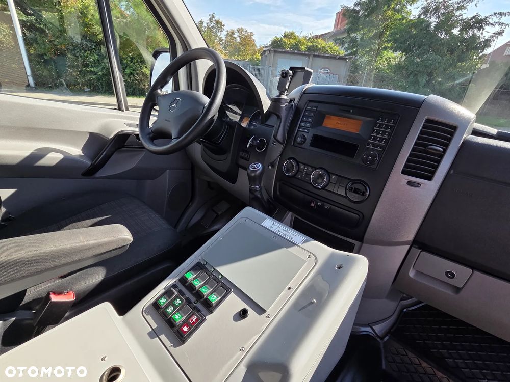 Mercedes-Benz Sprinter - 19