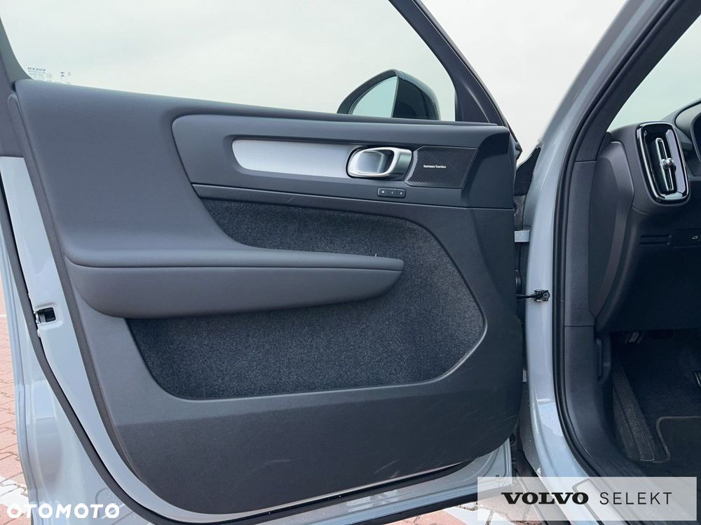 Volvo XC 40 B3 B DKG Plus Dark - 14