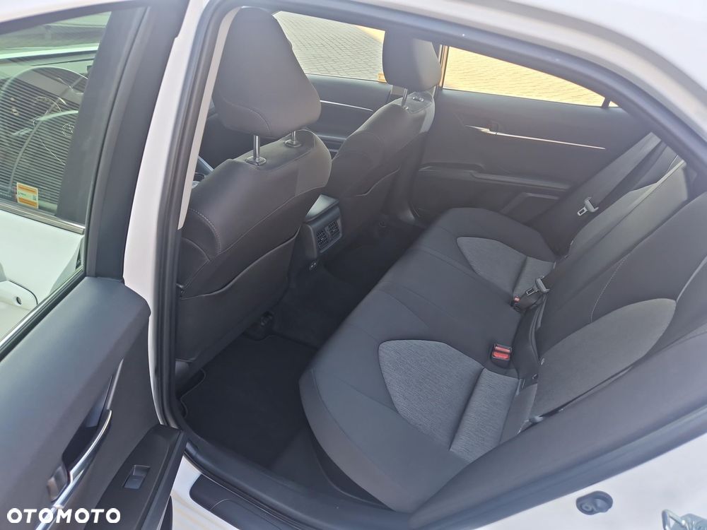 Toyota Camry 2.5 Hybrid Comfort CVT - 13