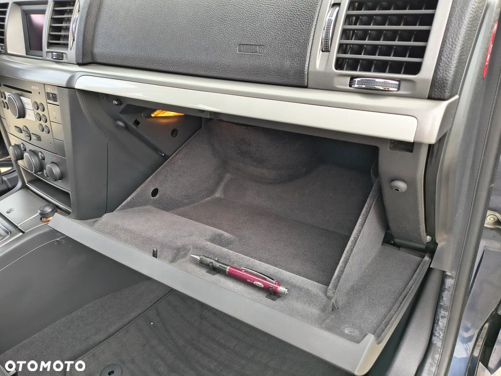Opel Vectra 1.9 CDTI Cosmo ActiveSelect - 17