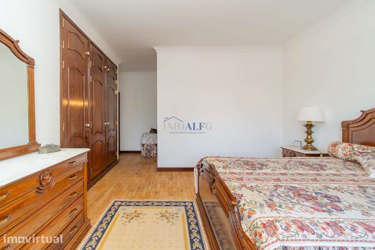Arrendamento de quarto com casa de banho  em apartamento T3 em Algés - Grande imagem: 3/23