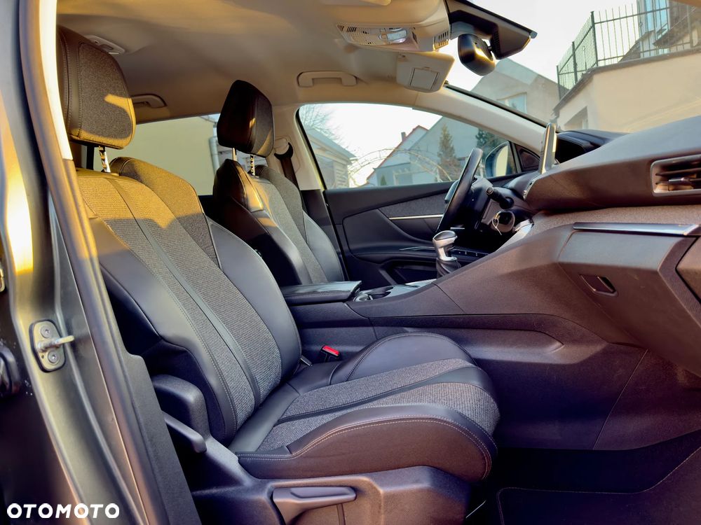 Peugeot 5008 BlueHDi 120 Allure - 22