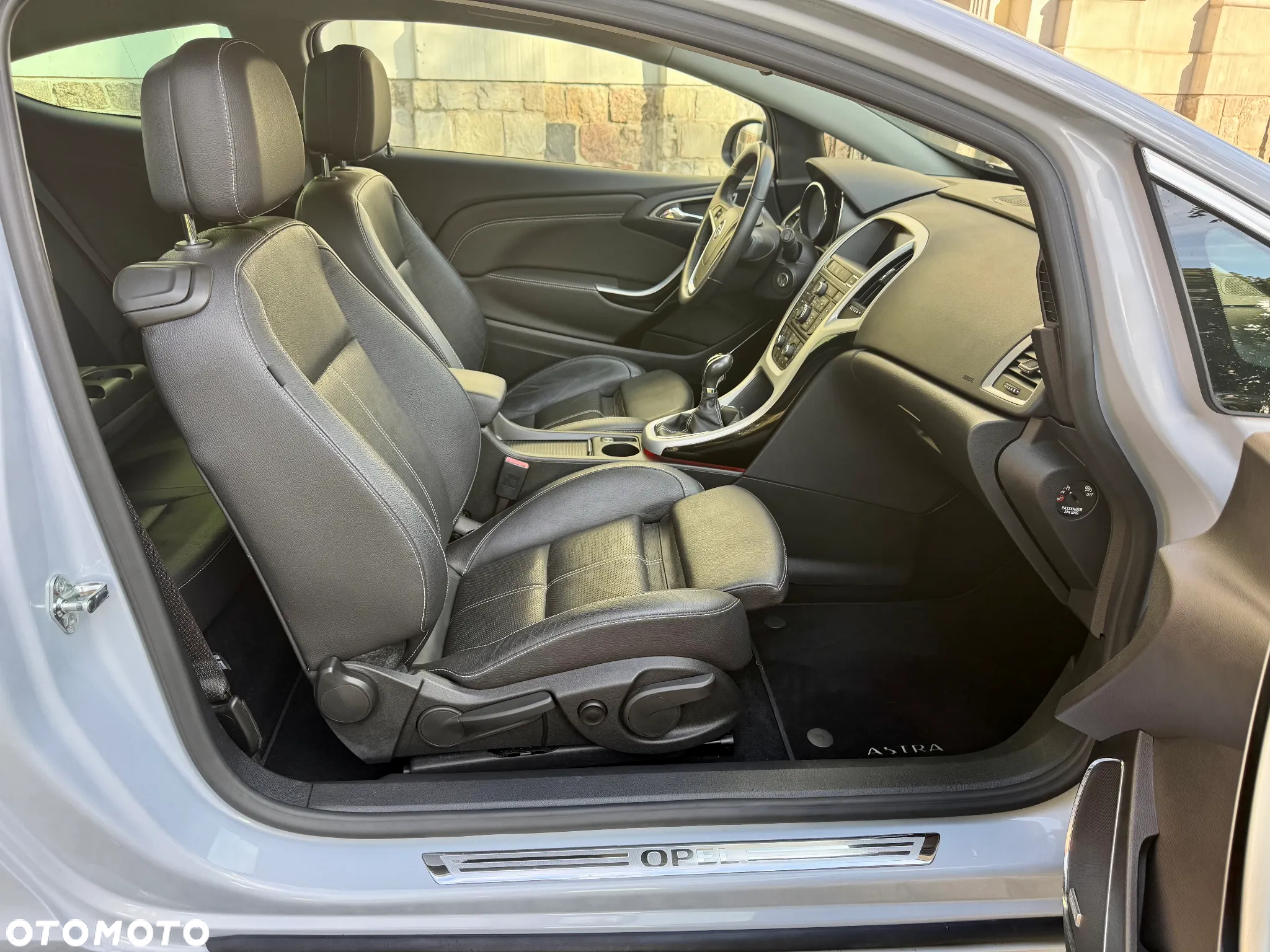 Opel Astra IV GTC 1.4 T Sport S&S EU6 - 36