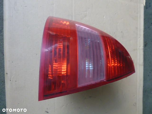 LAMPA LEWY TYŁ LEWA TYLNA W BŁOTNIK CITROEN C5 I LIFT SEDAN 04-08 - 11