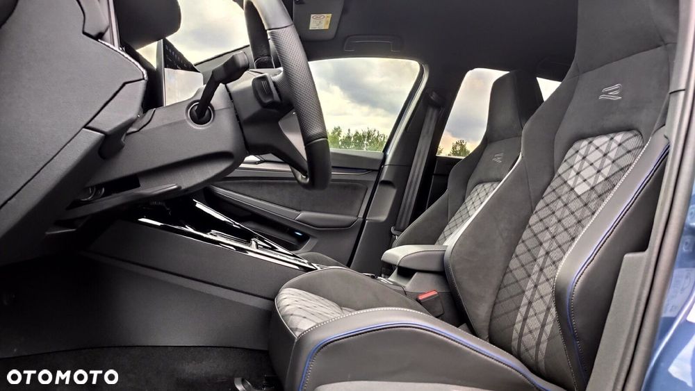 Volkswagen Golf - 39