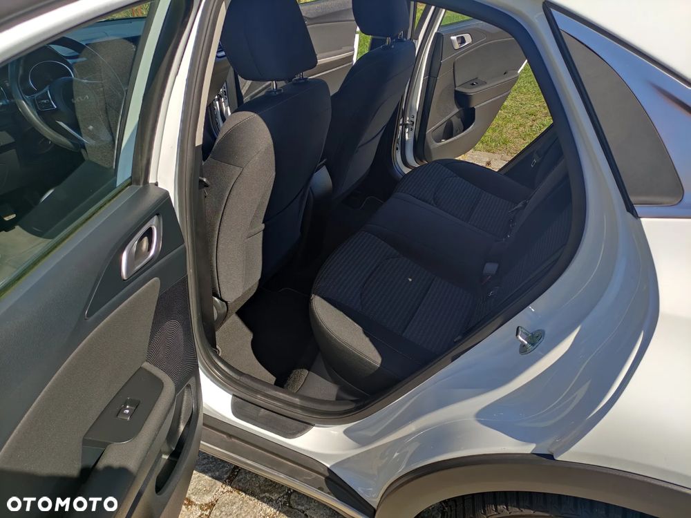 Kia XCeed - 10