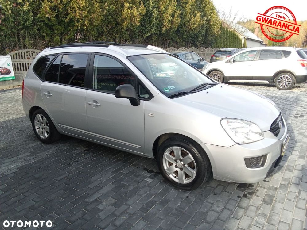 Kia Carens - 8