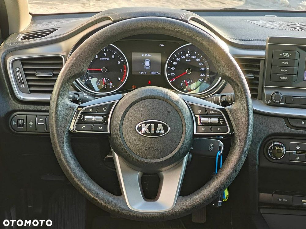 Kia Ceed - 12