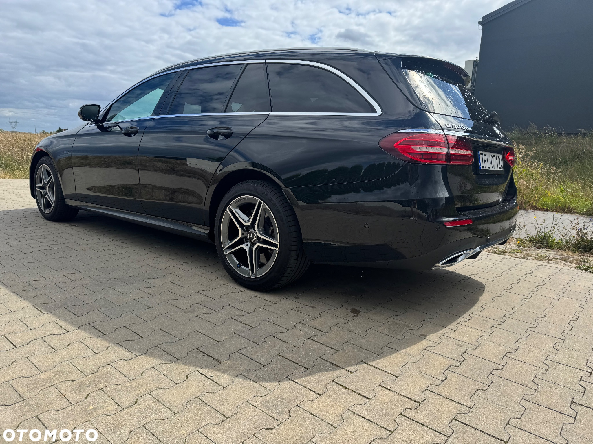 Mercedes-Benz Klasa E 300 de 9G-TRONIC AMG Line - 28