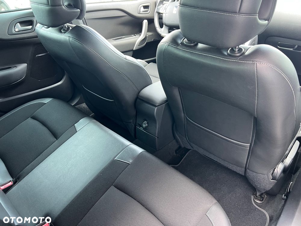 Citroën DS4 e-HDi 115 SoChic - 11