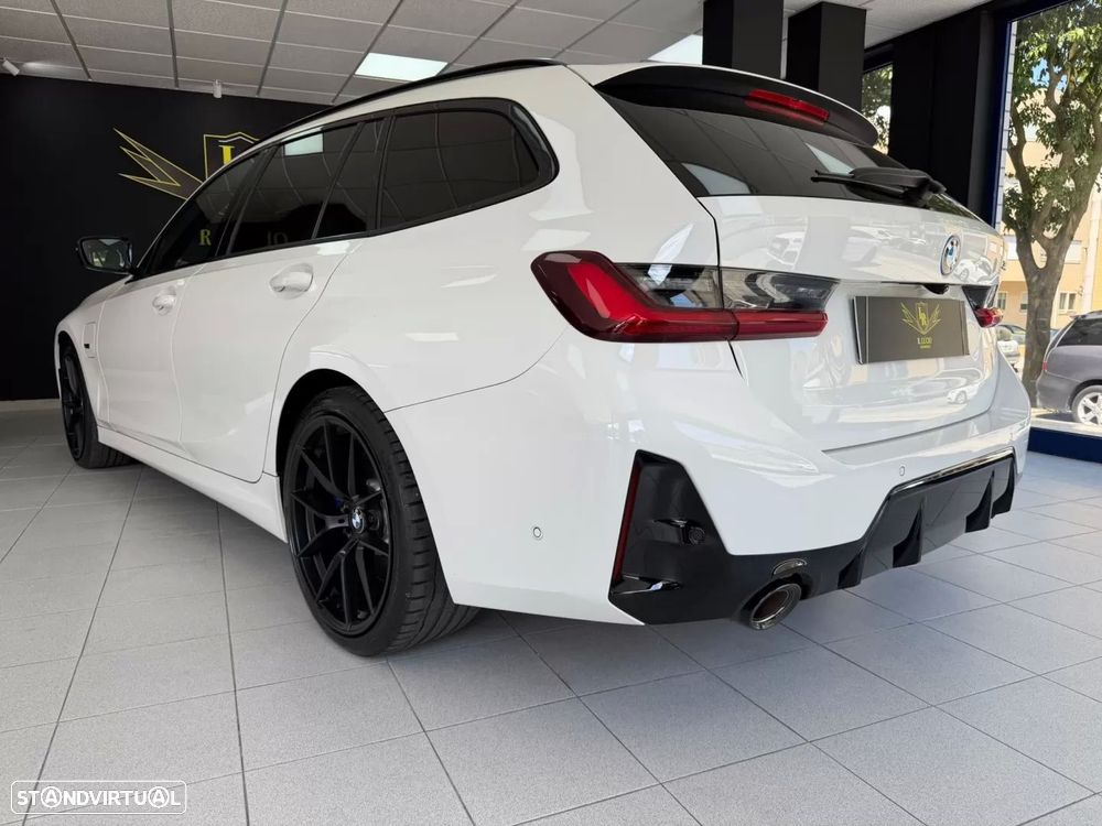 BMW 330 e Pack Desportivo M Auto - 32