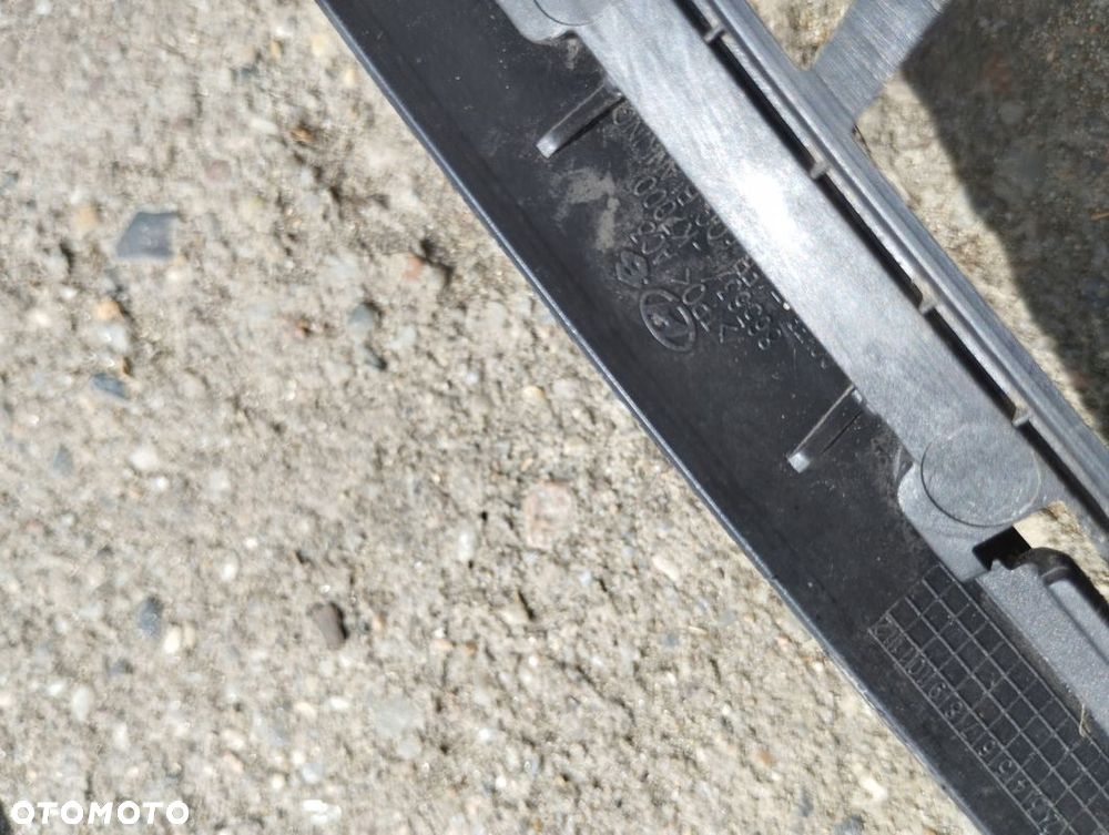 Grill Atrapa kratka prawa lewa Środek Hyundai I10 III 3 - 4