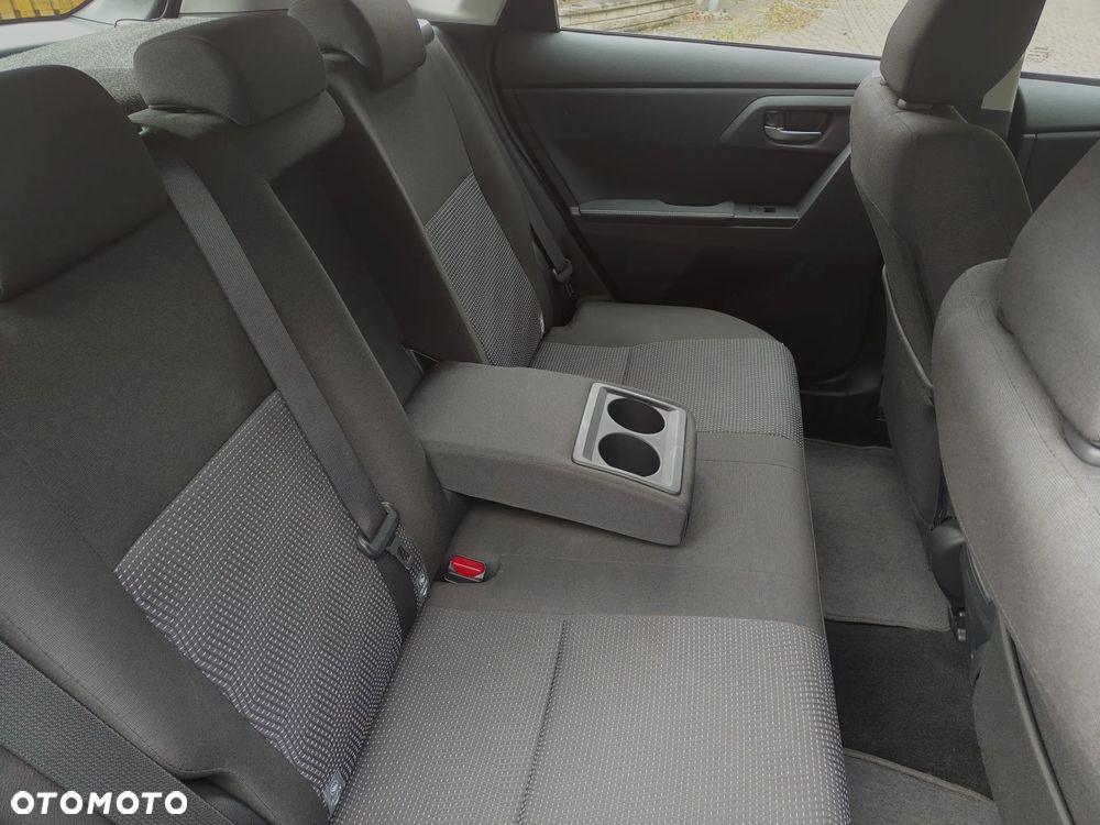 Toyota Auris 1.6 Premium Comfort - 35