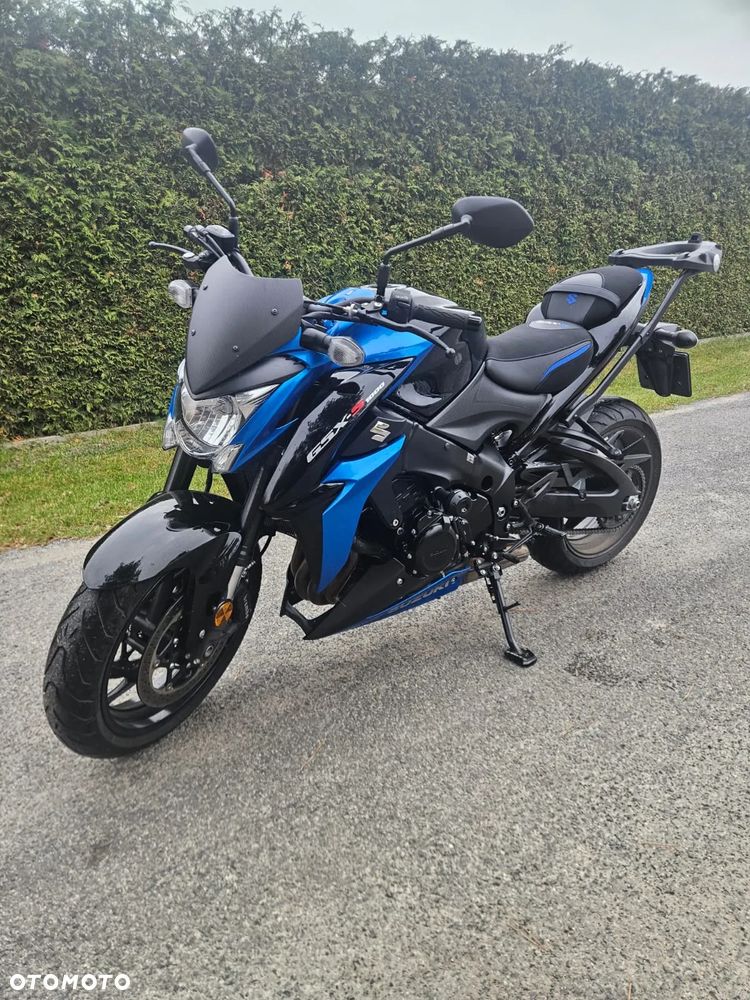Suzuki GSX 1000 - 15