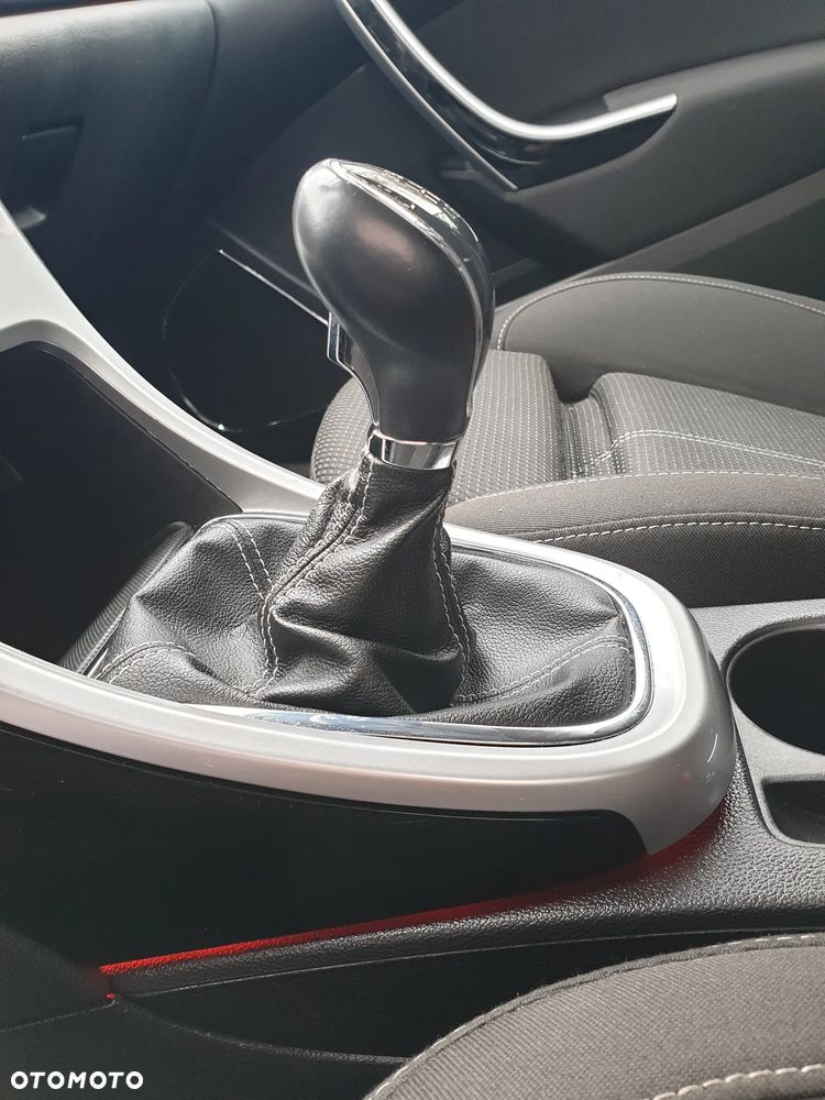 Opel Astra 1.4 Turbo Cosmo - 27