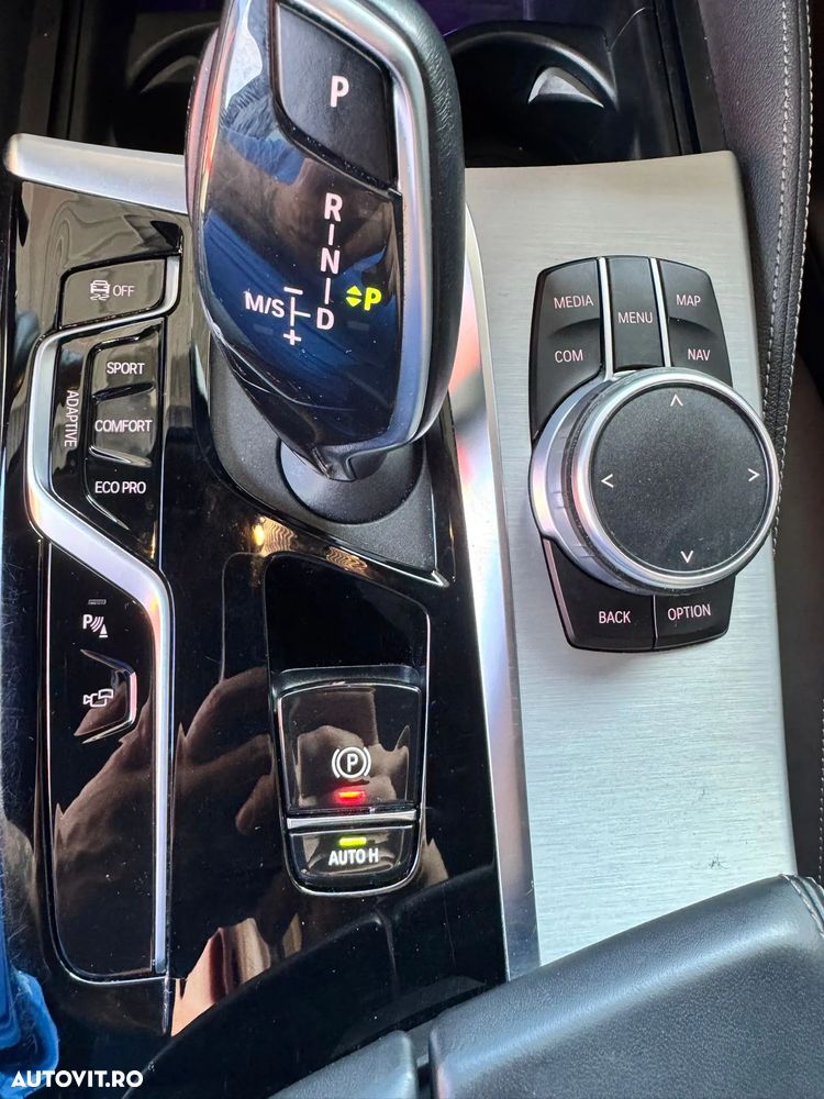 BMW Seria 5 530d xDrive AT MHEV - 11