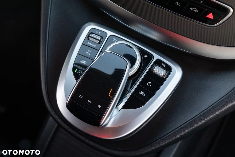 Mercedes-Benz Klasa V - 17