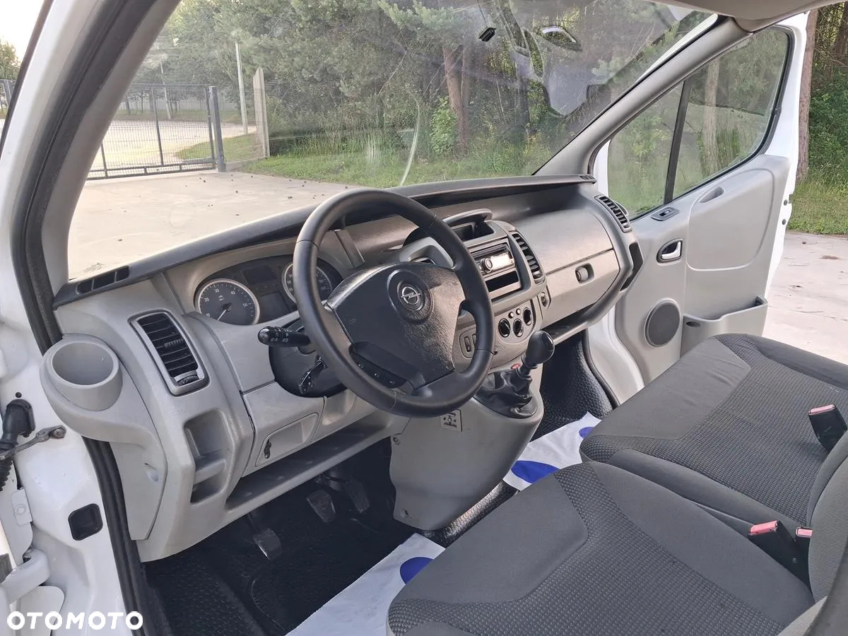 Opel Vivaro - 21
