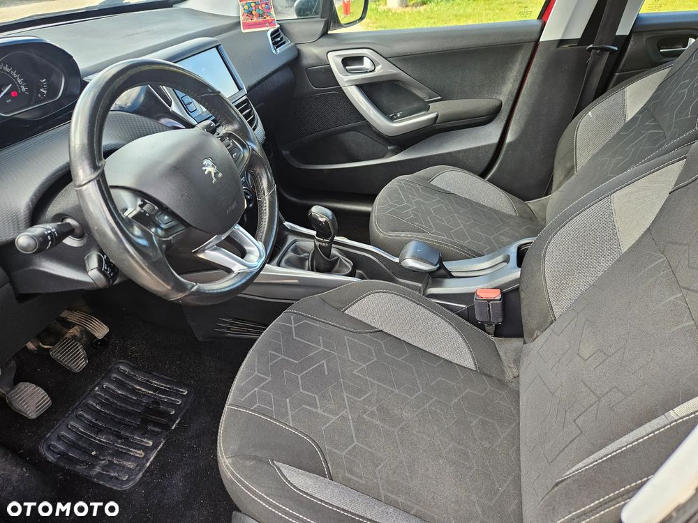 Peugeot 2008 1.2 Pure Tech Active - 9