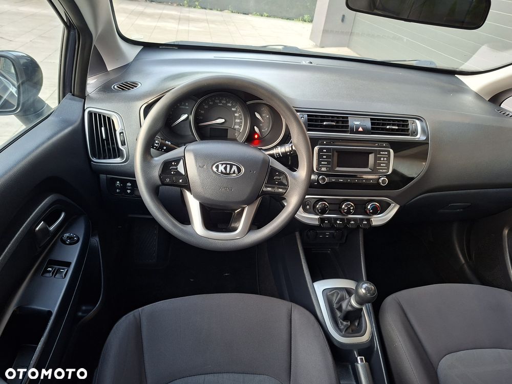 Kia Rio - 7