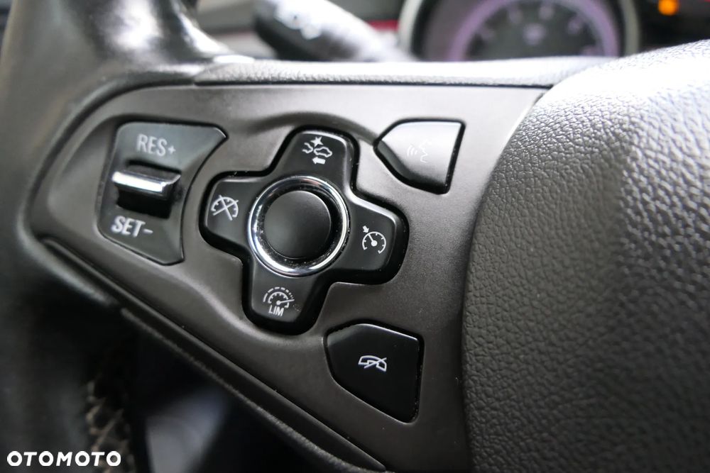 Opel Astra 1.4 Turbo Business - 24