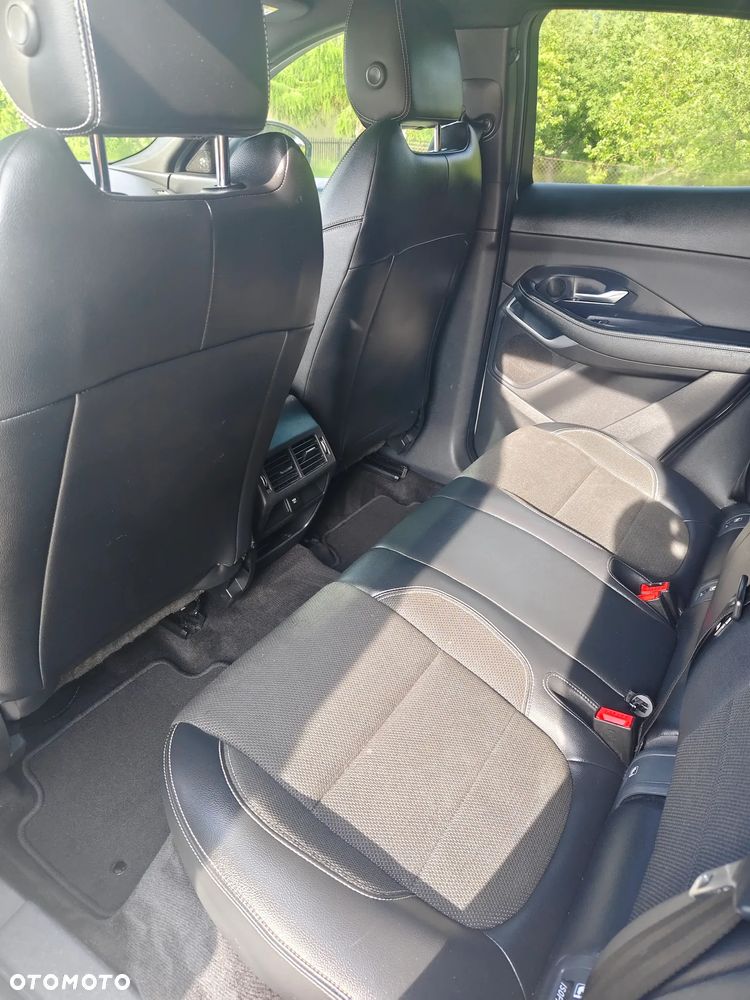 Jaguar E-Pace 2.0 i4D AWD R-Dynamic - 18