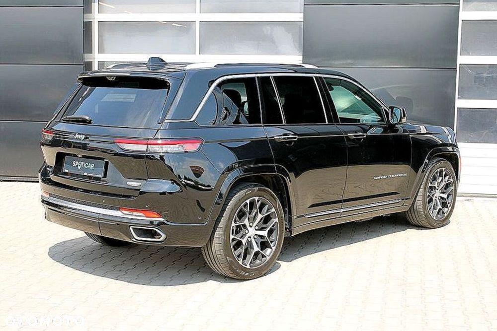 Jeep Grand Cherokee - 16