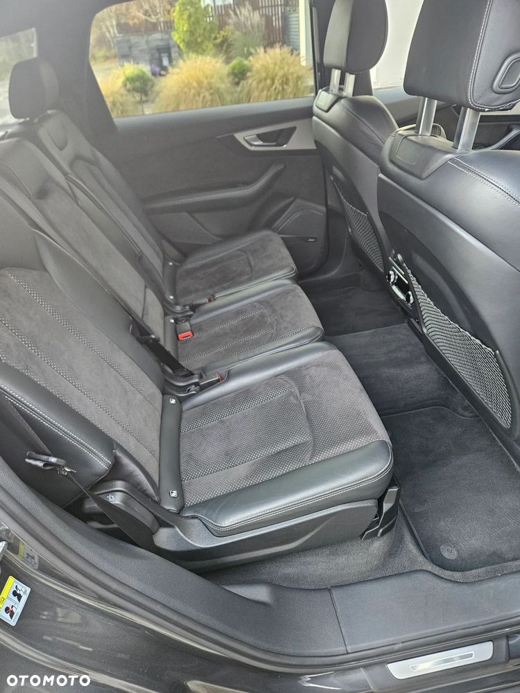 Audi Q7 - 10