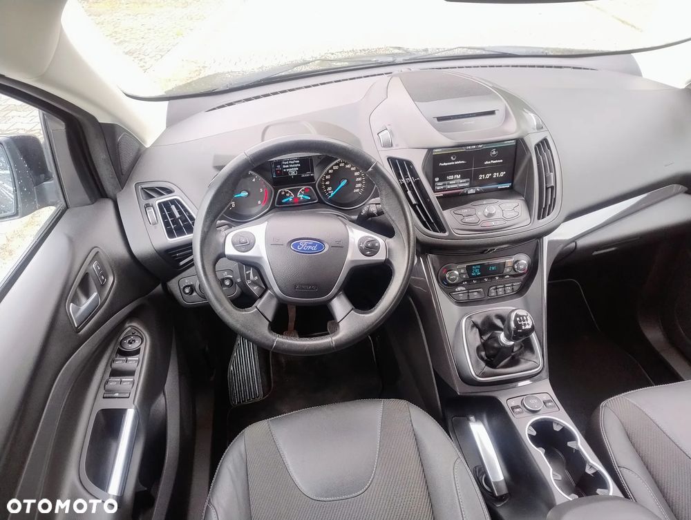 Ford Kuga 2.0 TDCi 2x4 Titanium - 12