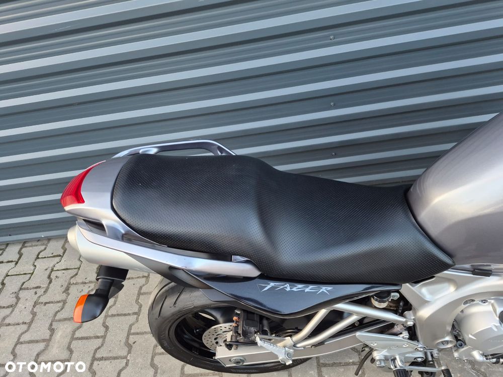 Yamaha FZ6 - 18