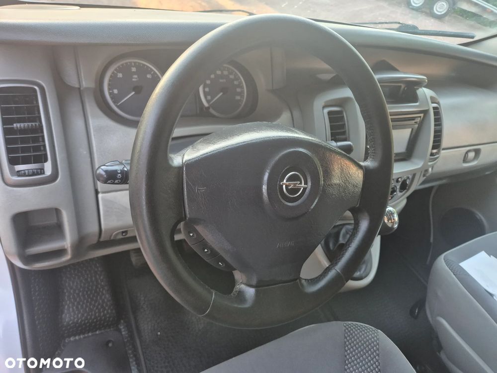 Renault Vivaro - 25