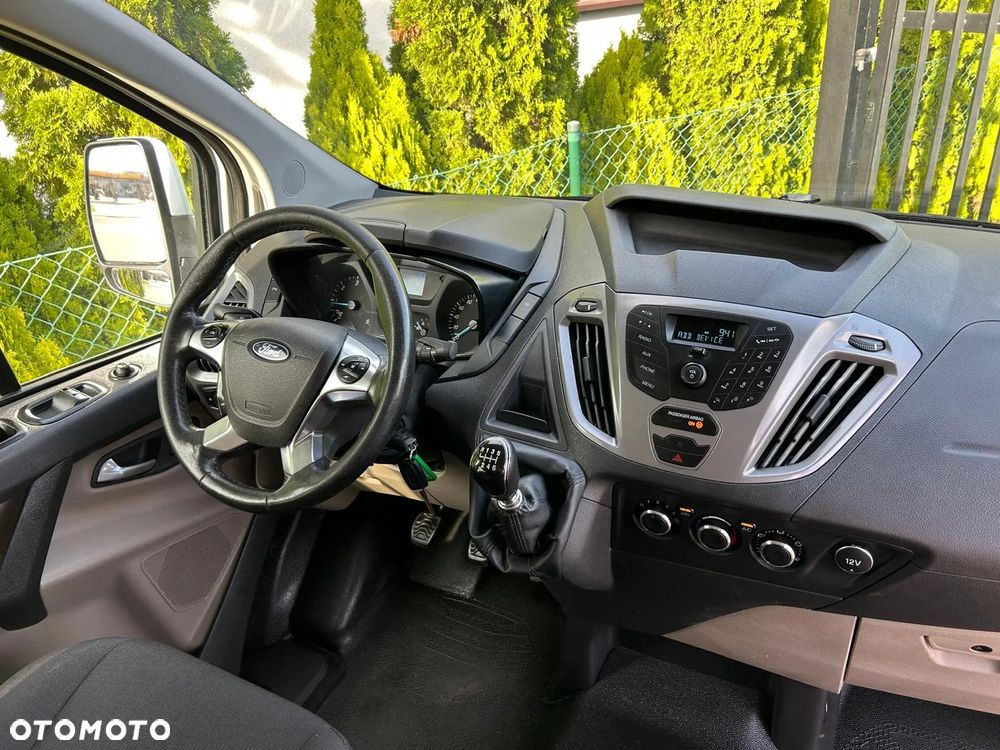 Ford Custom - 21