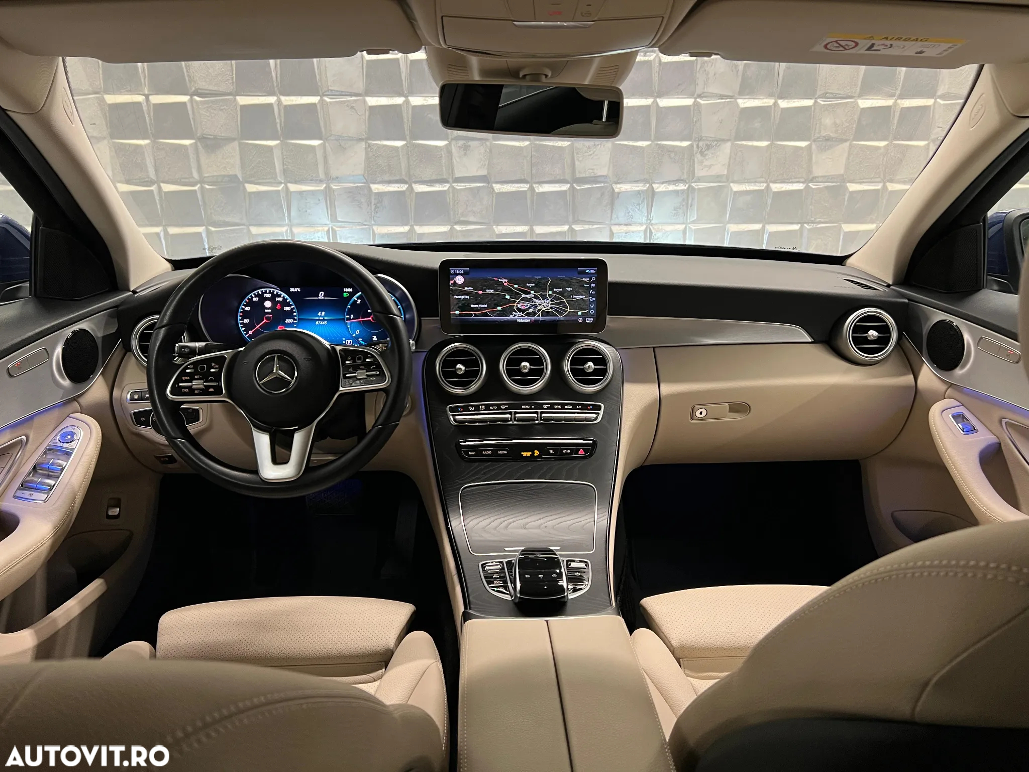 Mercedes-Benz C - 12
