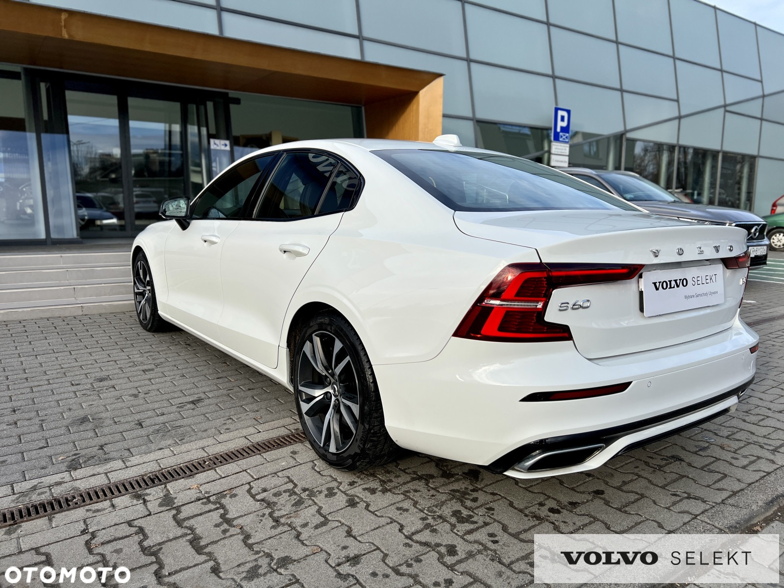 Volvo S60 B5 B R-Design - 9