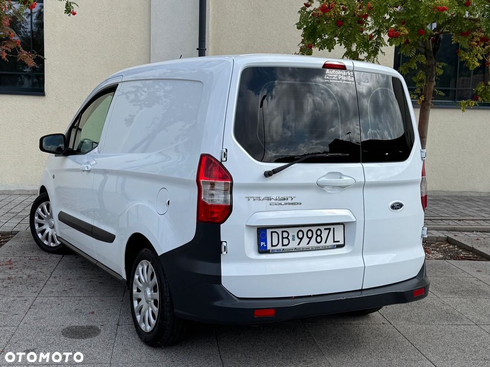 Ford Transit Courier - 4