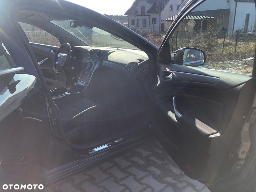 Ford Mondeo 1.6 T Ghia - 17