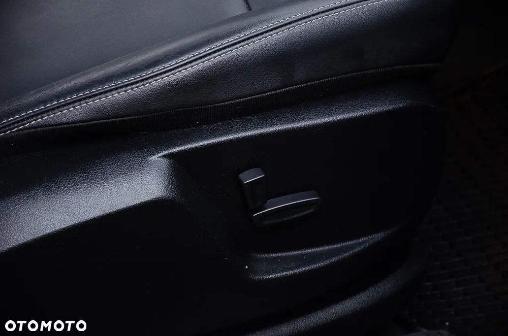 Ford S-Max 2.2 TDCi DPF Durashift-6-tronic Titanium - 36