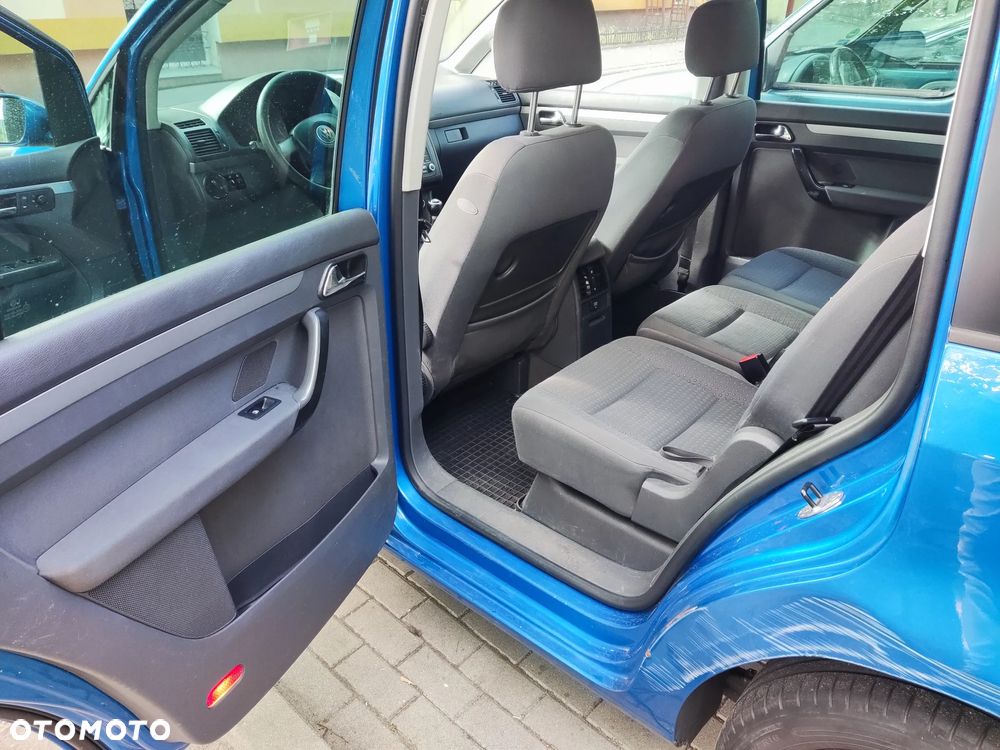 Volkswagen Touran 1.6 FSI Basis - 14