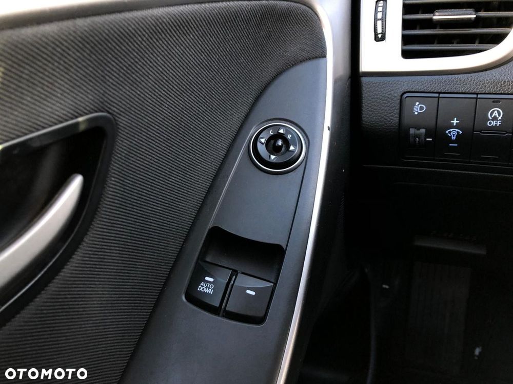 Hyundai i30 1.4 BlueDrive Base - 25