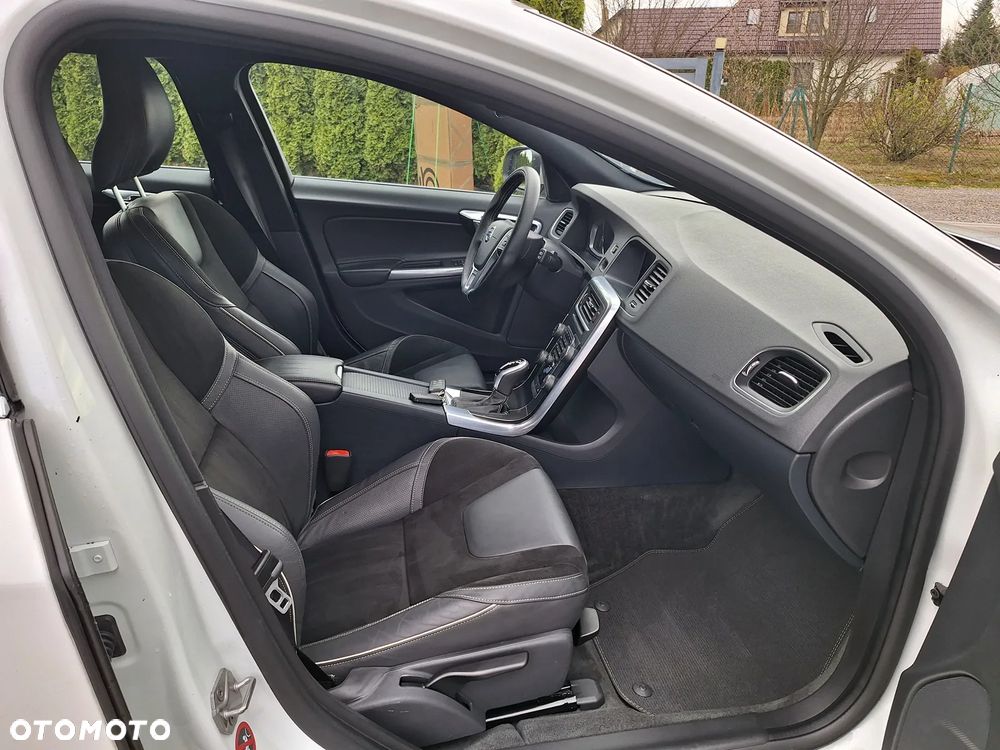 Volvo V60 D3 Geartronic RDesign - 22