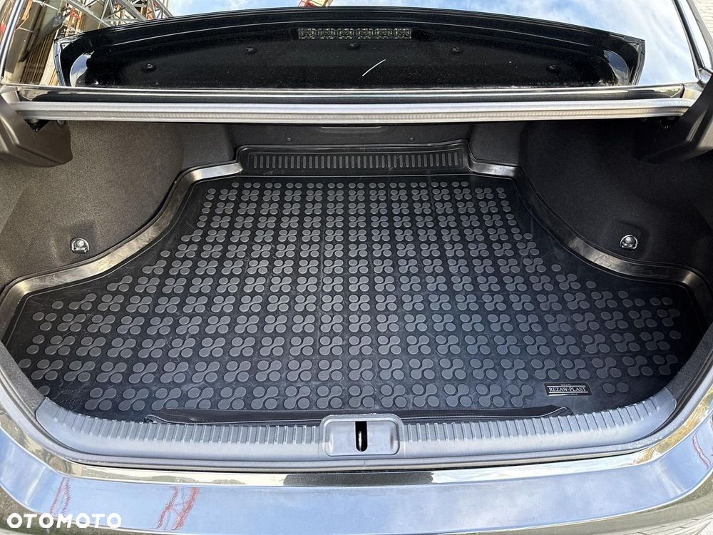 Lexus ES 300h Business Edition - 13