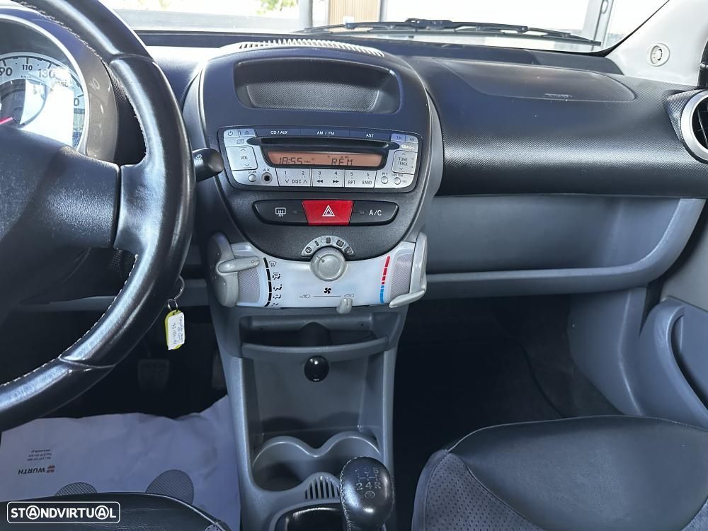 Toyota Aygo 1.0 Style Pack - 23