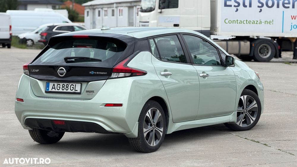 Nissan LEAF - 4