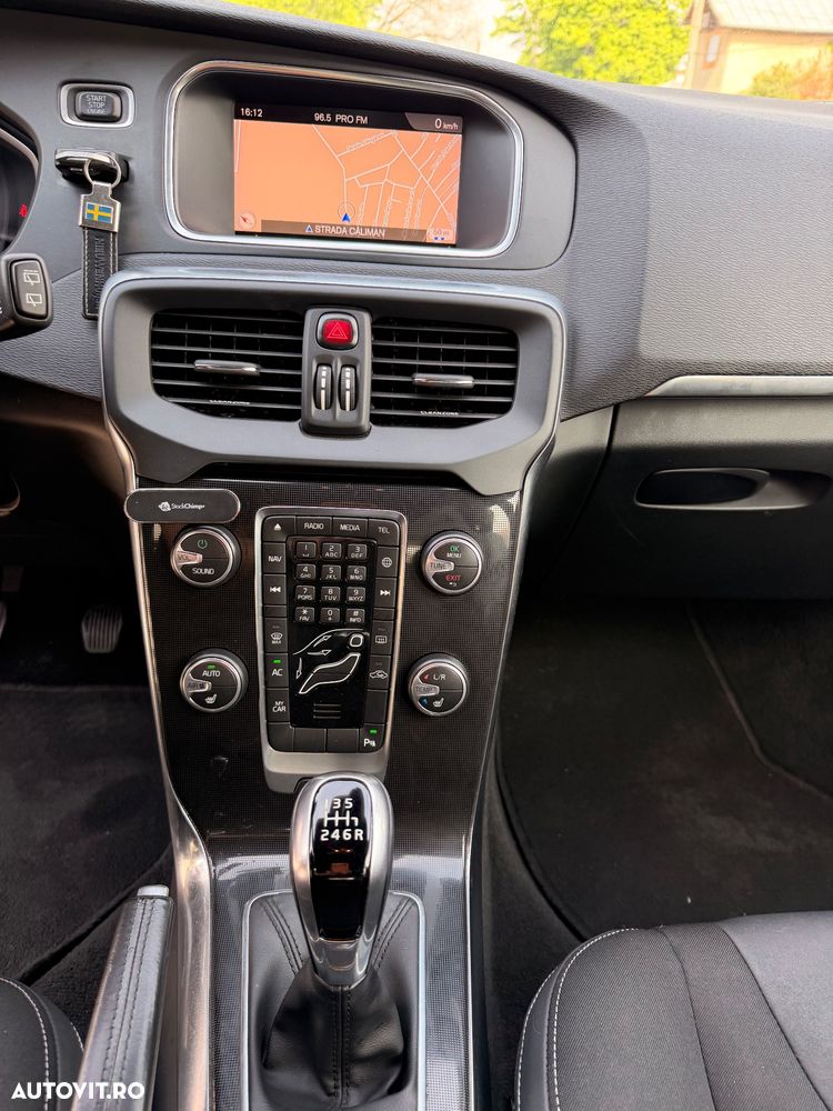 Volvo V40 D2 Linje Svart - 20