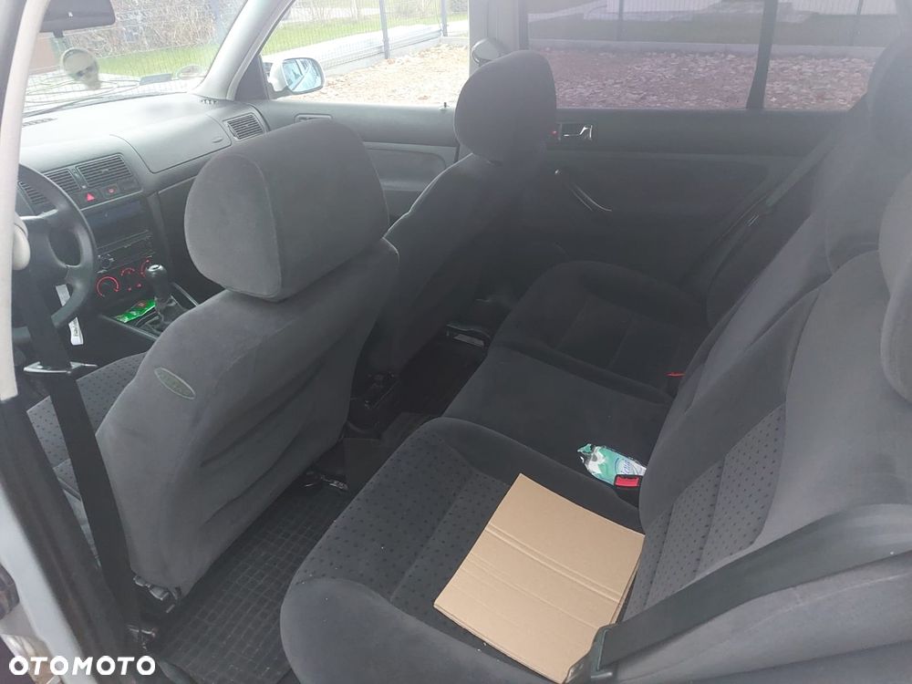 Volkswagen Golf 1.6 - 11